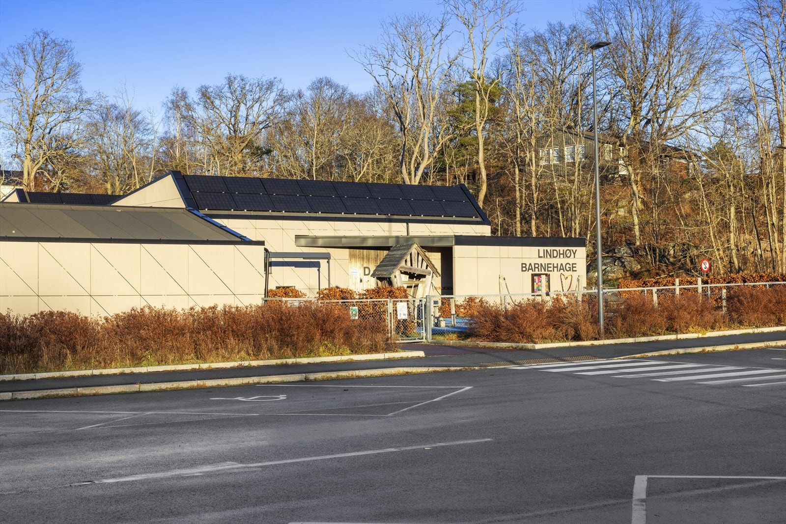 Nærområdet har et bredt tilbud av aktiviteter og fasiliteter for både barn og unge. Galleribilde