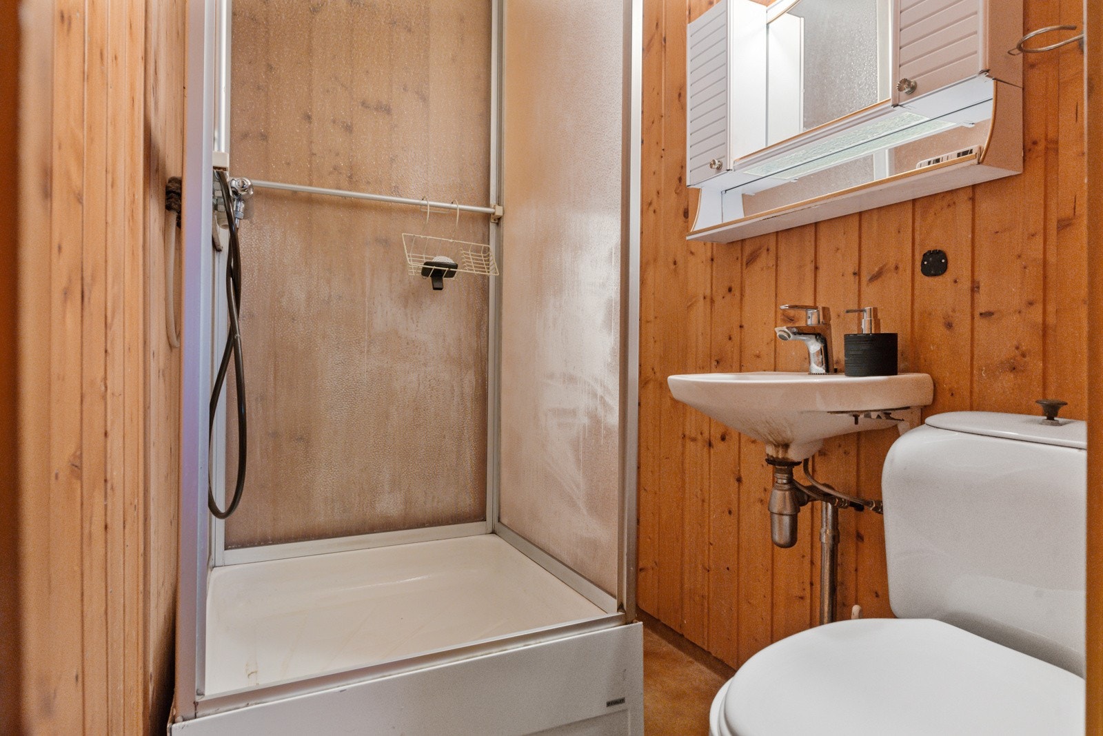 Bad i sokkeletasje Galleribilde