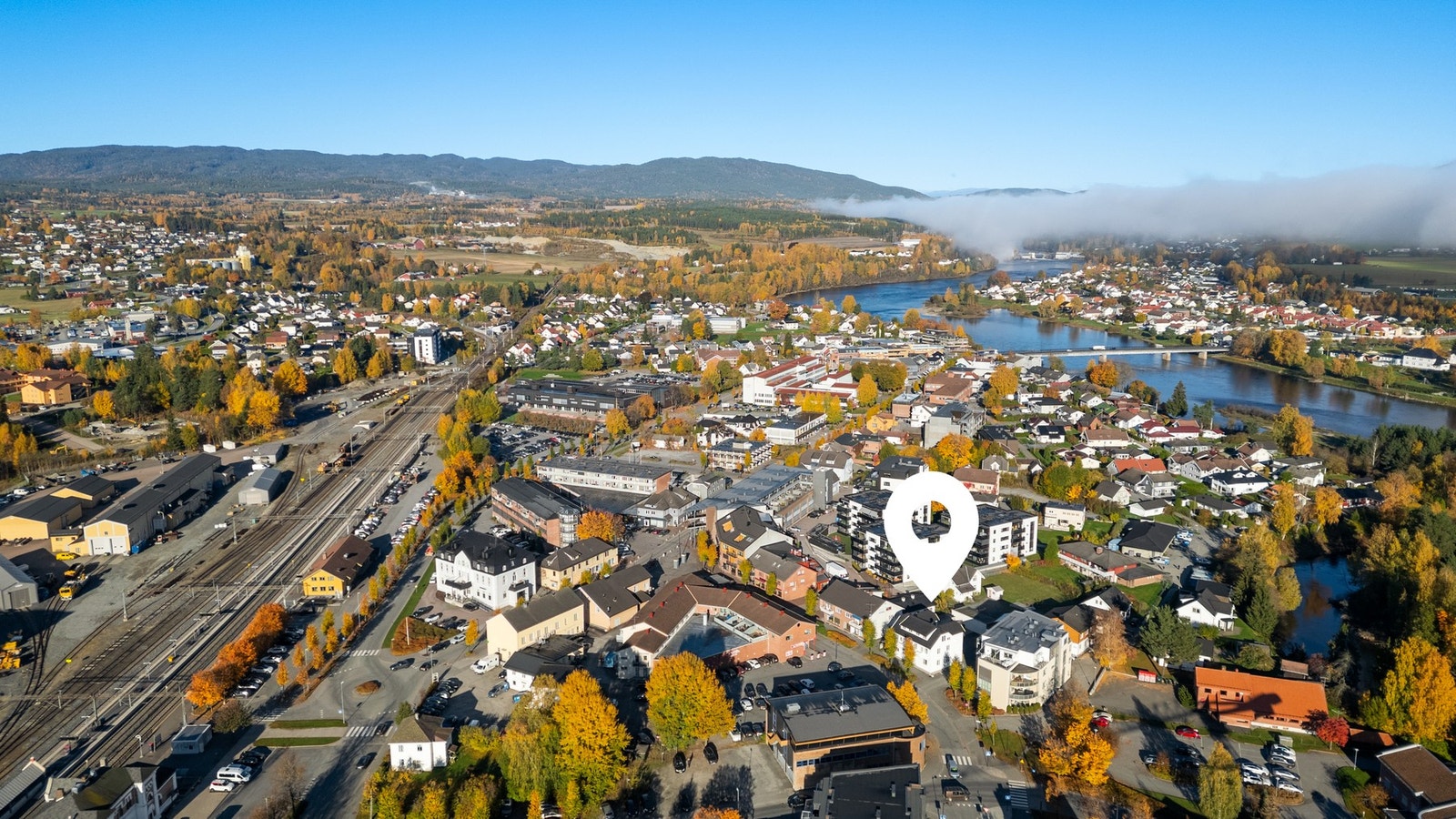 Transportmulighetene er svært gode, med kun 3 minutters gangavstand til Hokksund stasjon Galleribilde