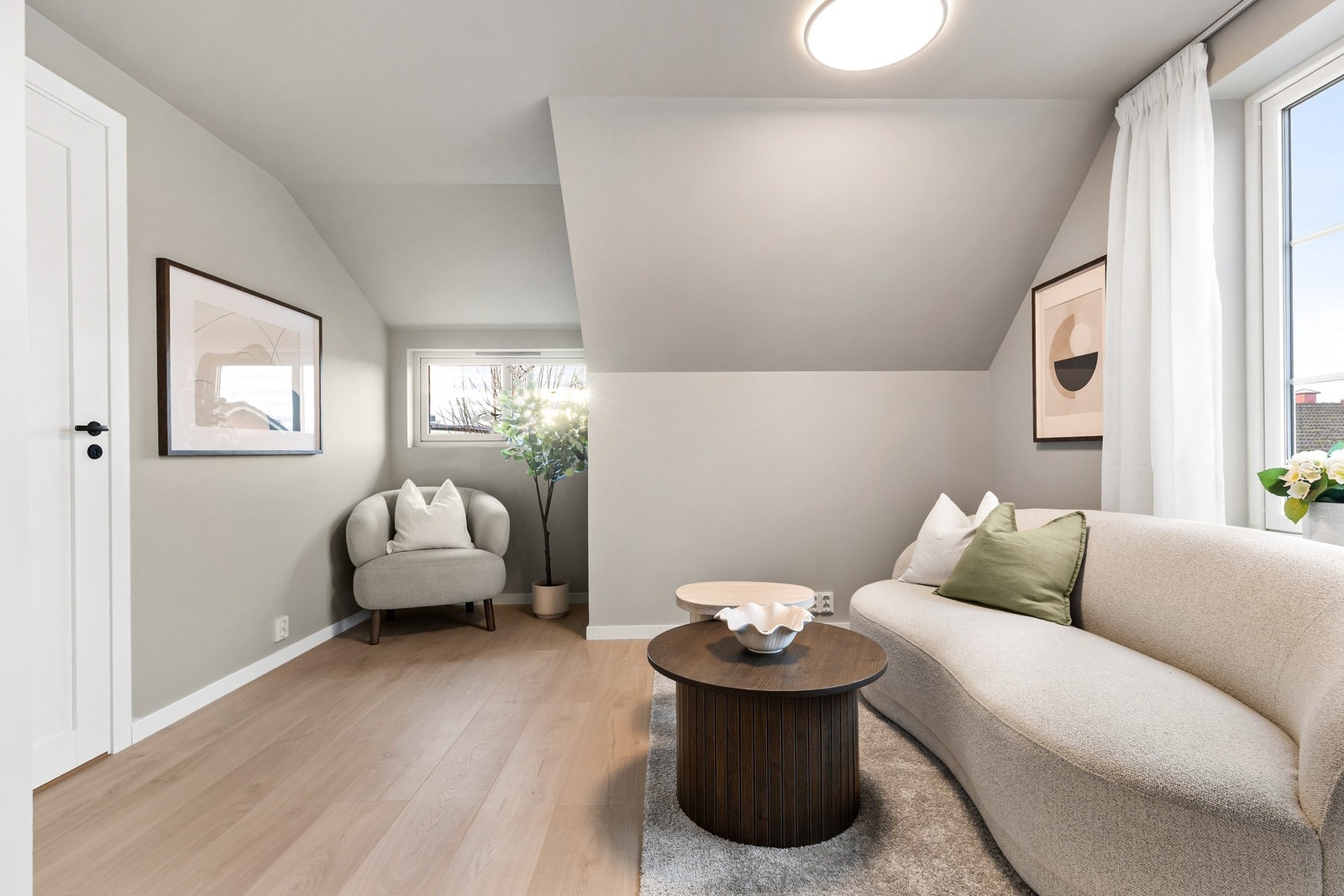 Det er nye innvendige flater, nytt elektrisk anlegg og nytt røropplegg Galleribilde