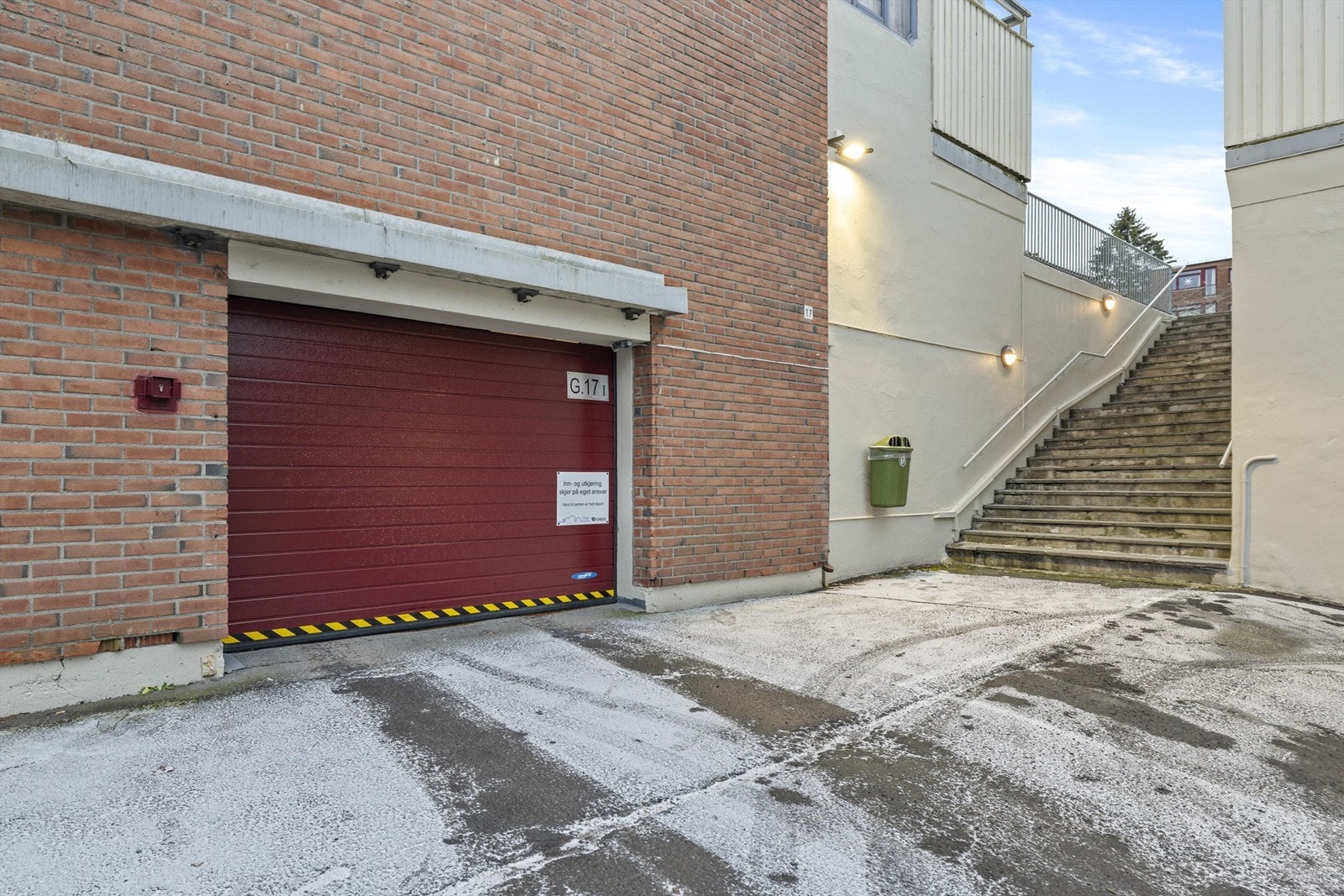 Garasjeplassen er i lukket garasjeanlegg som tilhører borettslaget Galleribilde