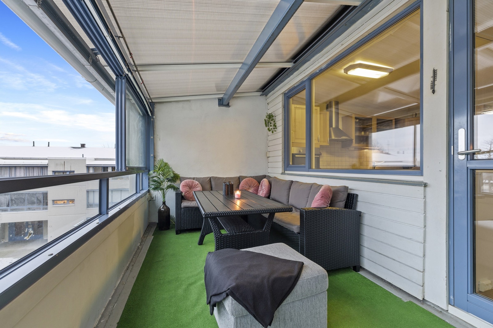 Her kan man nyte sene sommerkvelder med hele familien samlet Galleribilde