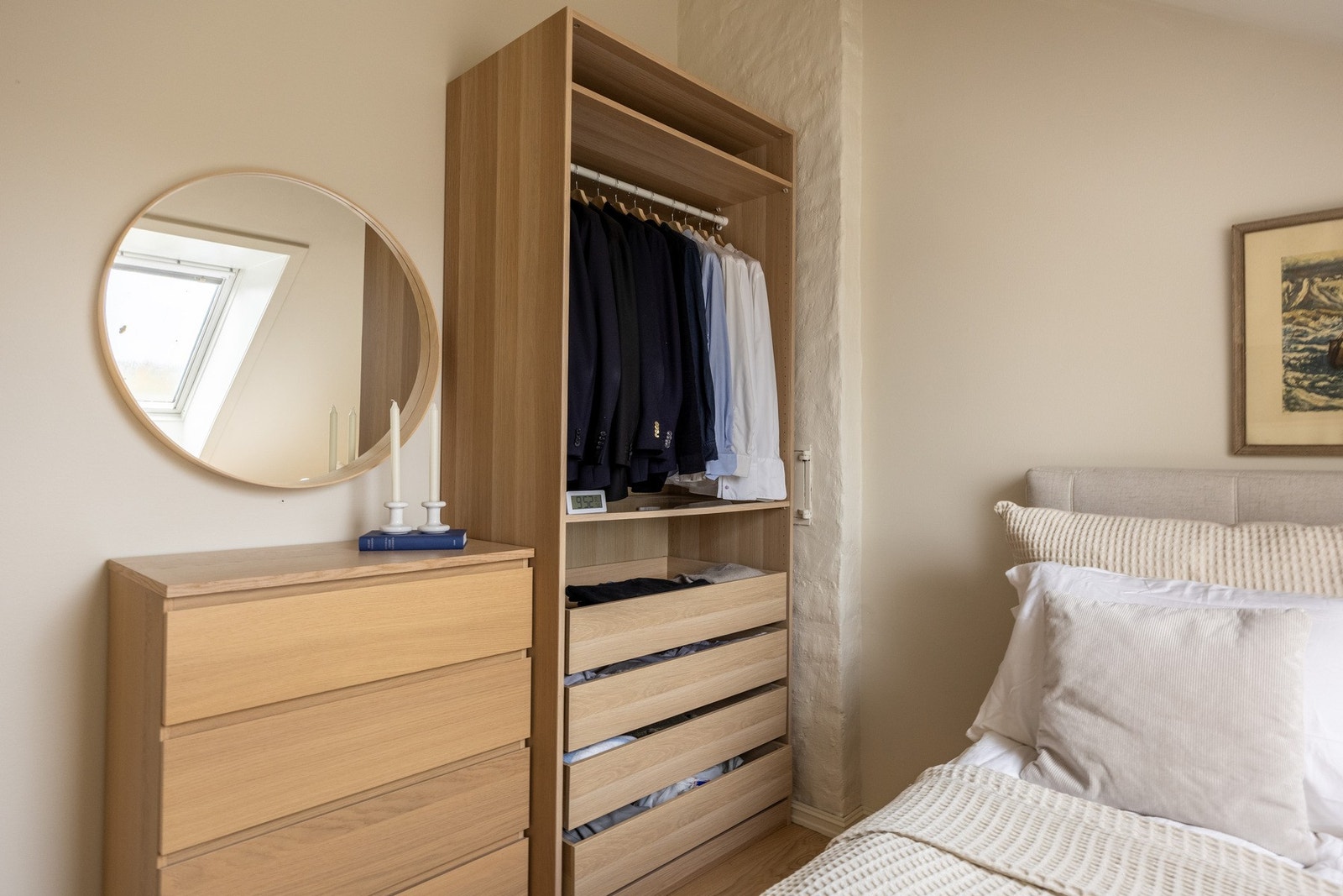 Innredet med praktisk garderobeløsning. Galleribilde