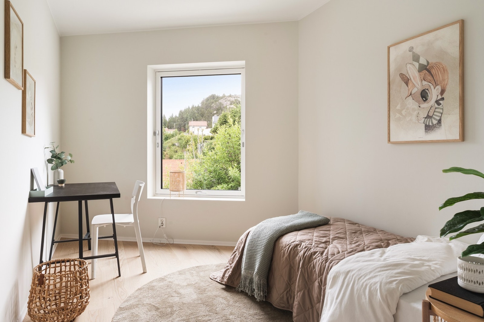 Nydelig utsikt fra soverom. Galleribilde