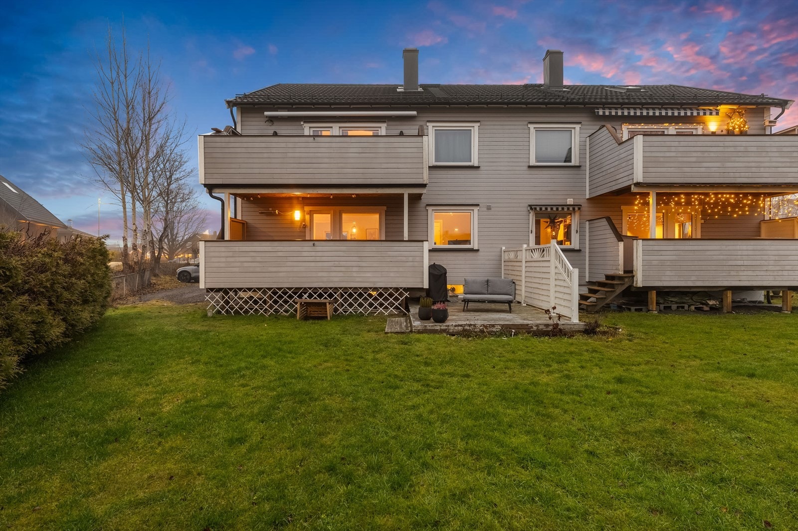 En moderne og pent oppusset leilighet over 2 plan på barnevennlige Volla. Galleribilde