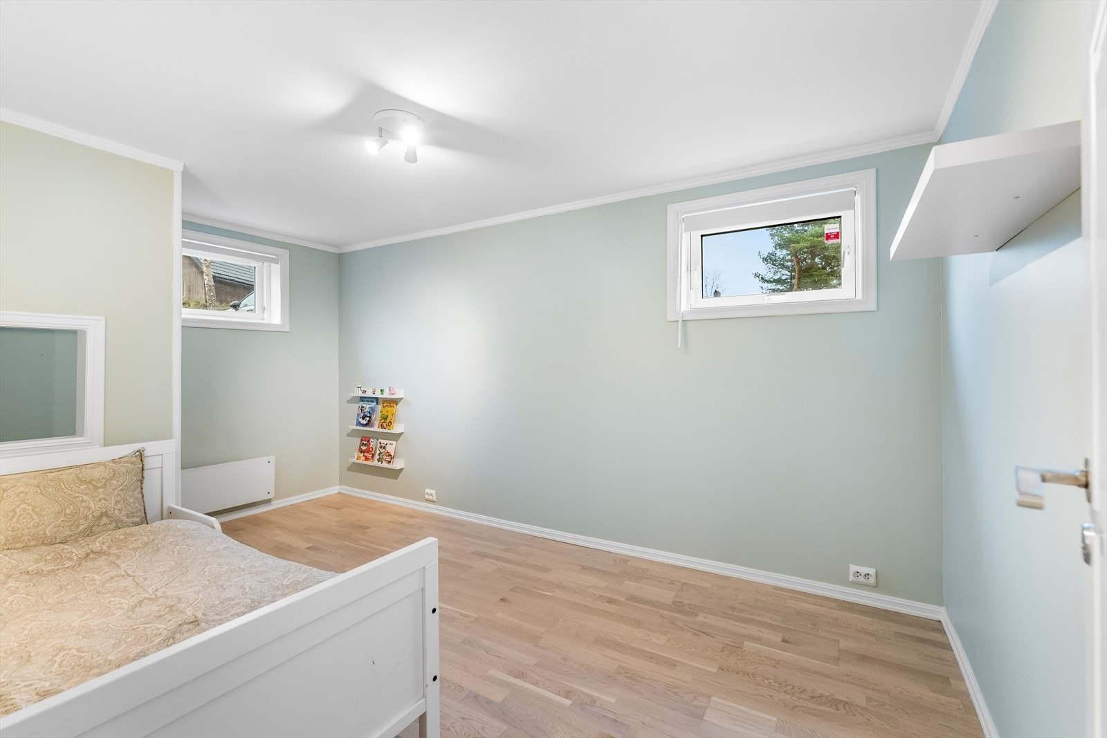 Rom 2 i kjeller innredet som soverom. Galleribilde