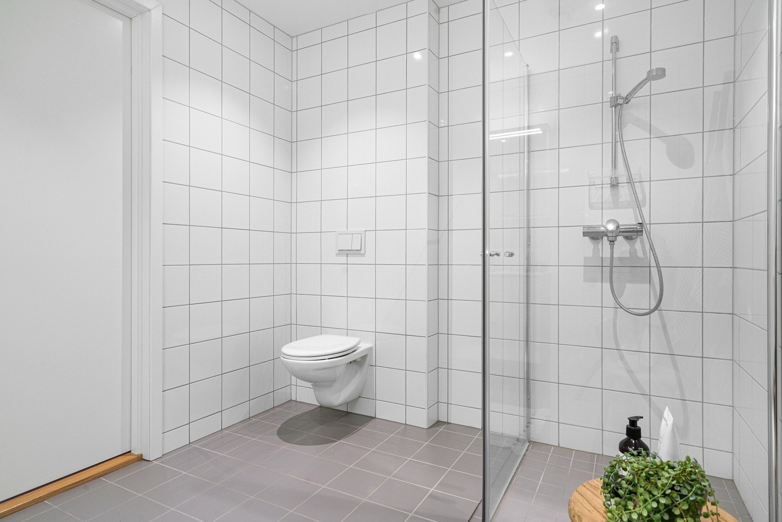 Bilde fra bad i tilsvarende leilighet (hentet fra prospekt). Galleribilde