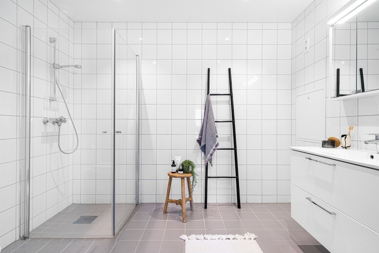 Bilde fra bad i tilsvarende leilighet (hentet fra prospekt). Galleribilde