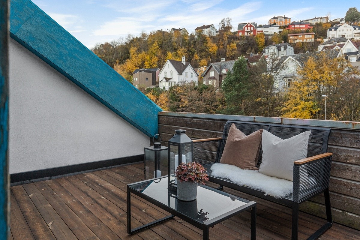 Balkongen, med fantastisk utsikt og mye sol! Galleribilde