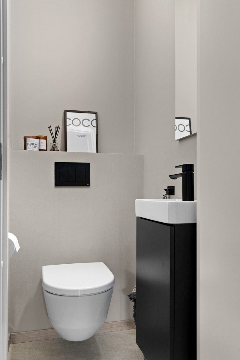 Separat praktisk toalettrom Galleribilde