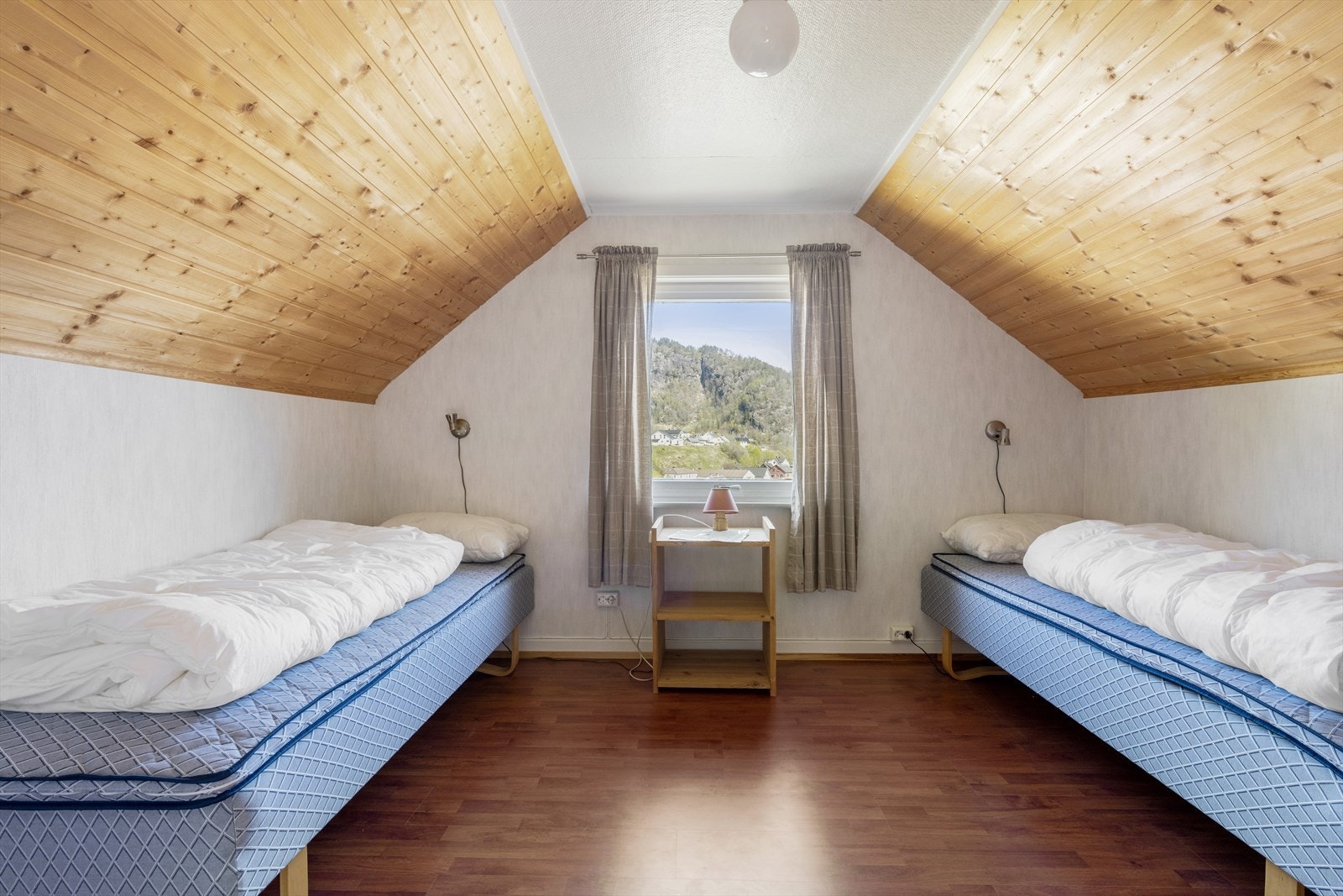 Soverom 2 loft Galleribilde