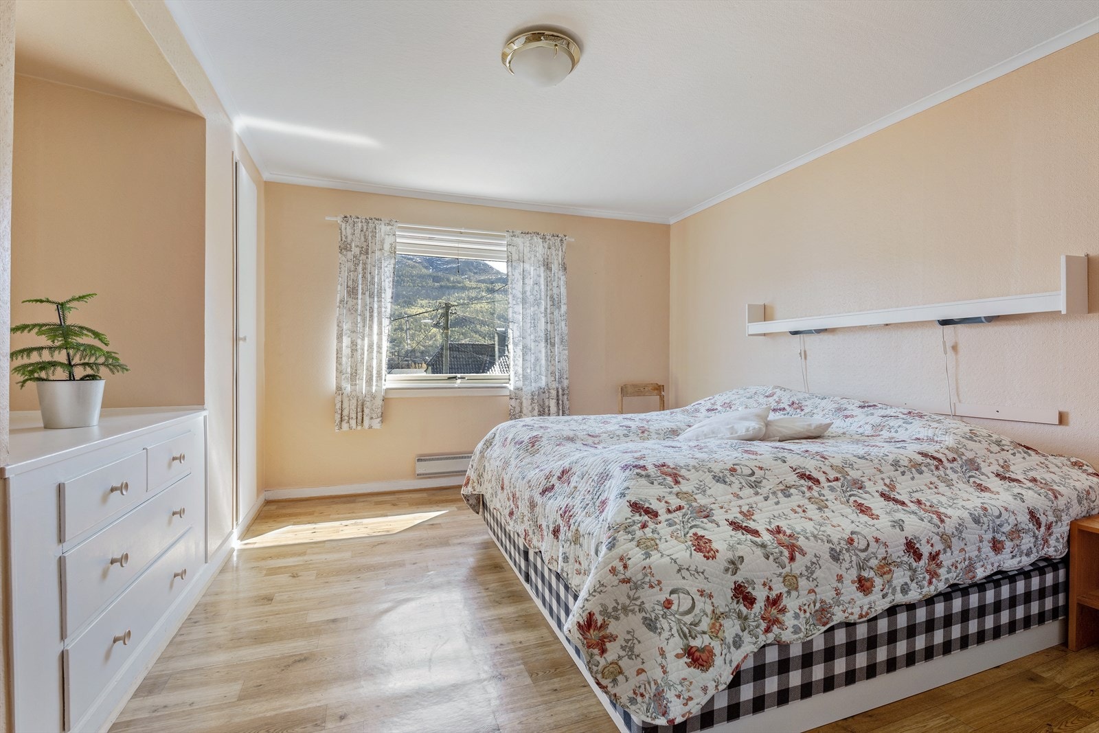 Hovedsoverom 2. etasje Galleribilde