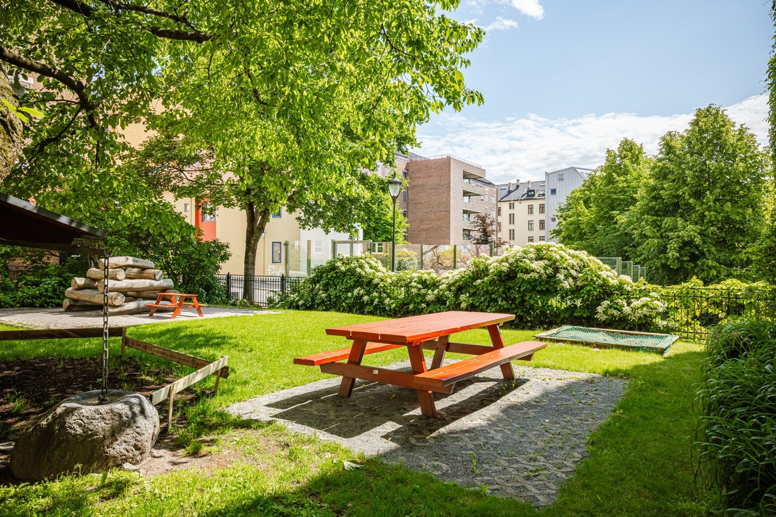 Leiligheten disponerer i tillegg en bod i kjeller og på loft. Galleribilde