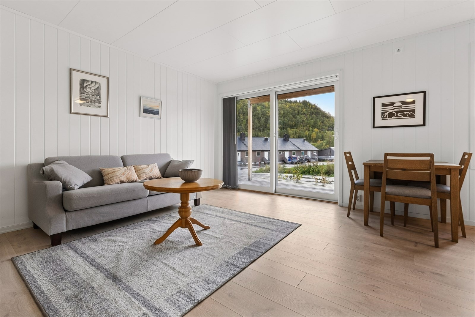 Velkommen til Rugdemyra 11B - En innbydende 3-roms selveierleilighet fra 2016 på Bergseng. Galleribilde