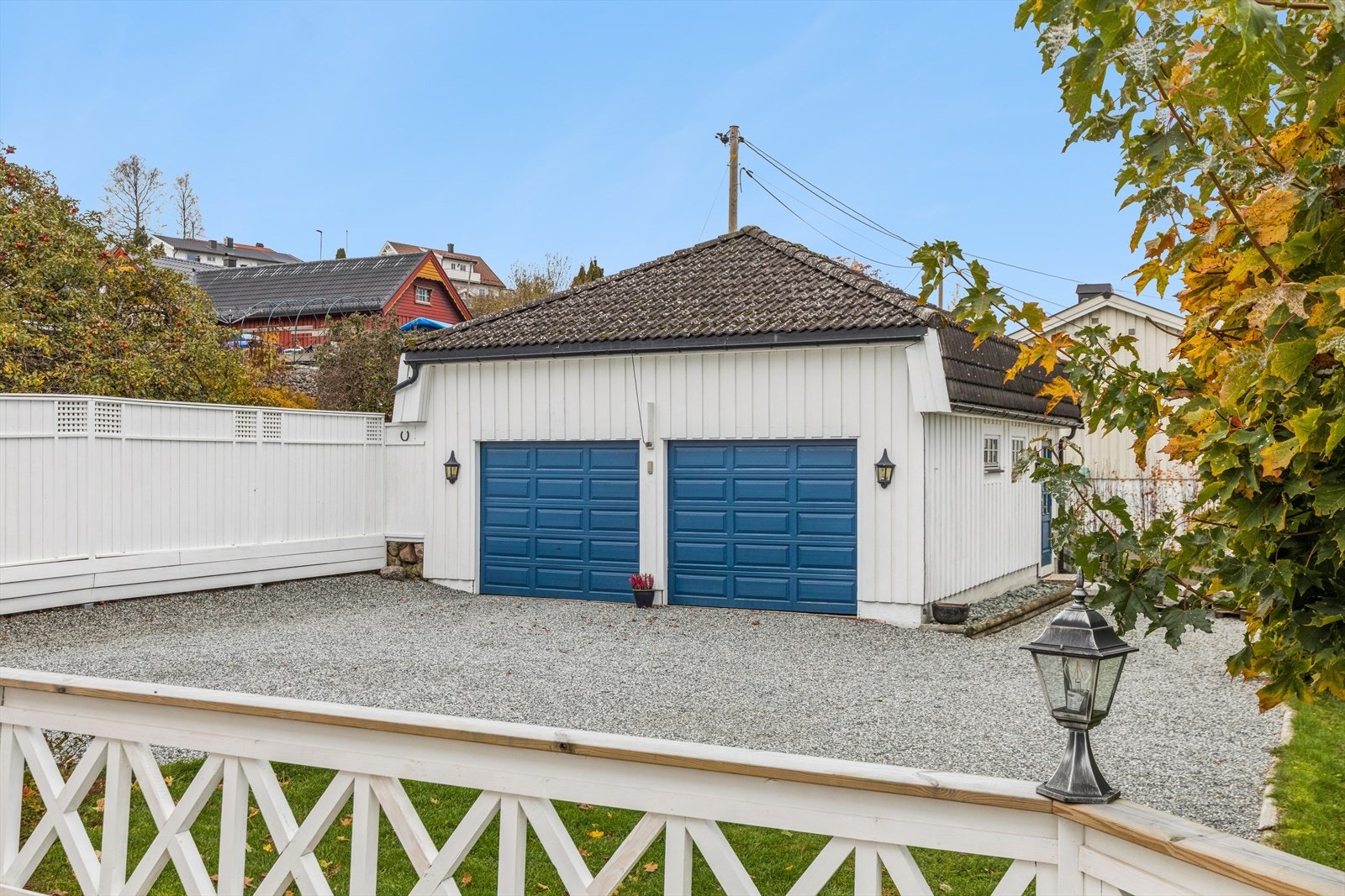 Dobbel garasje med lagringsloft. Galleribilde