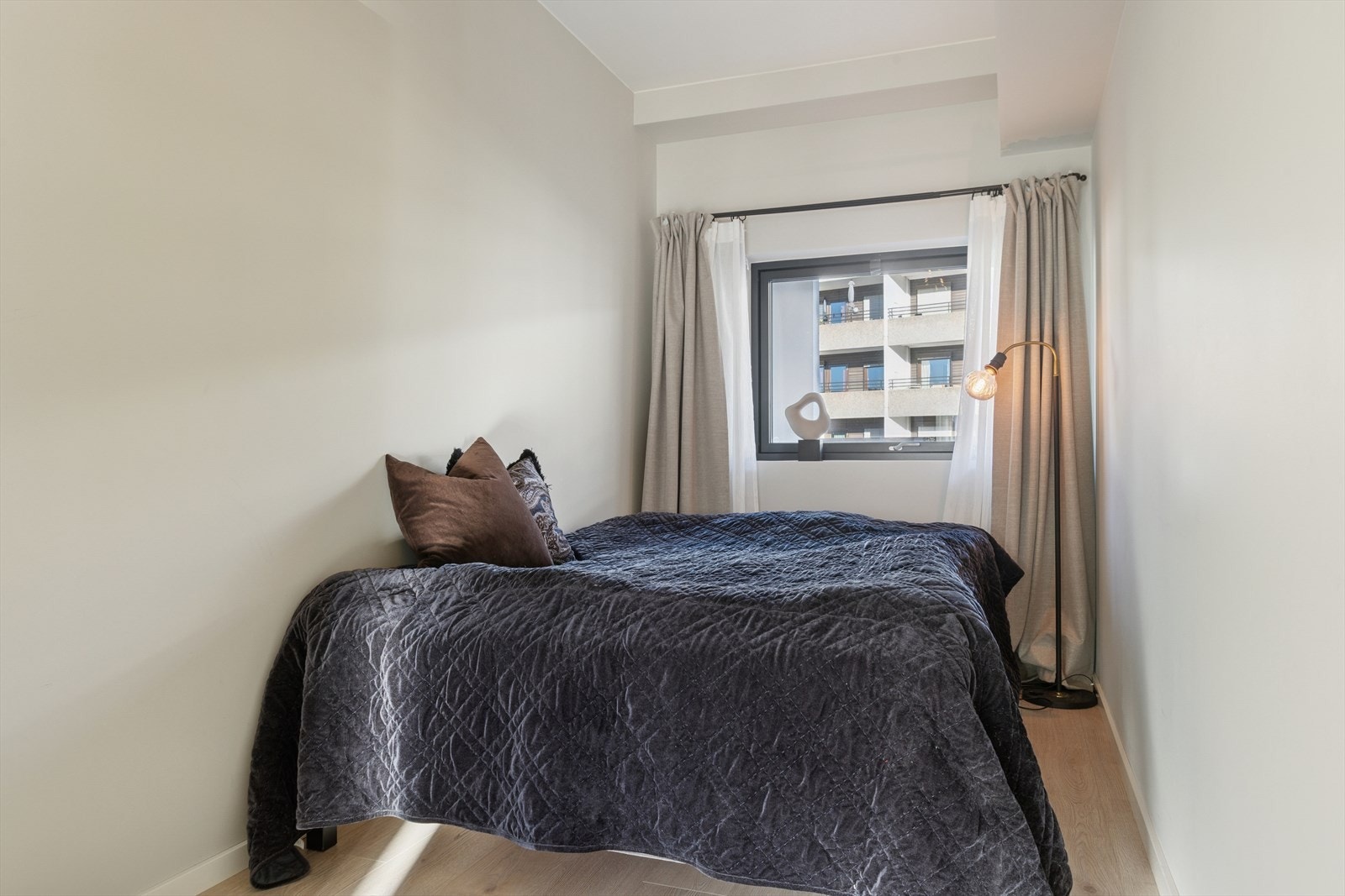 Soverom 2 er noe mindre og egner seg godt som et gjesterom, barnerom eller kontor. Galleribilde