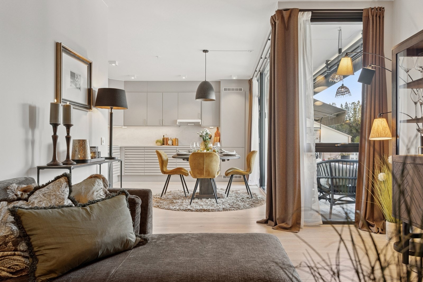 Velkommen til Krokenveien 40B! En særdeles gjennomført leilighet fra 2023. Galleribilde