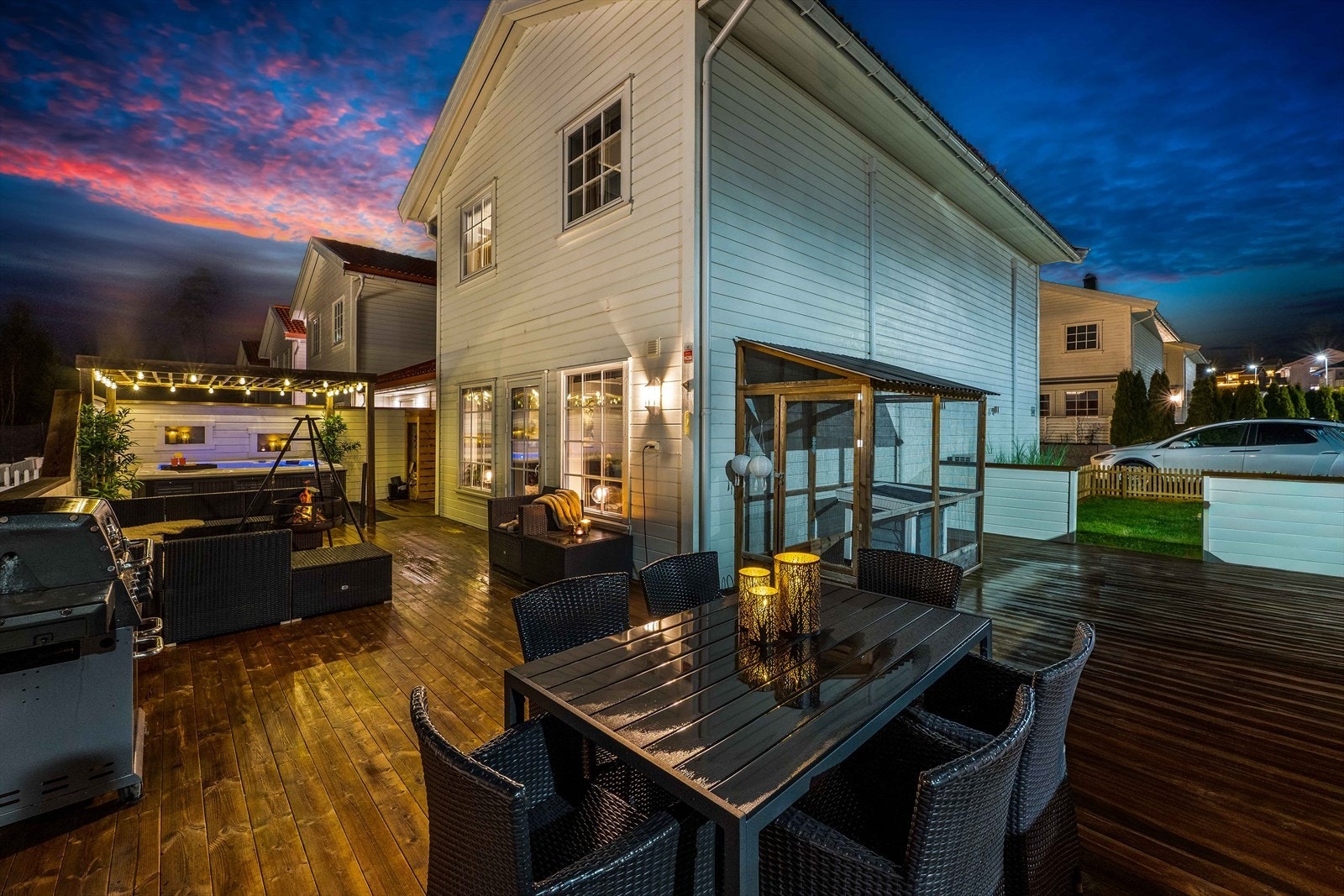 DNB Eiendom v/ Kasper Gulbrandsen og Lisa Aafloen har gleden av å presentere Lilloveien 144 - en flott og påkostet enebolig på Hellne/Blaker Galleribilde