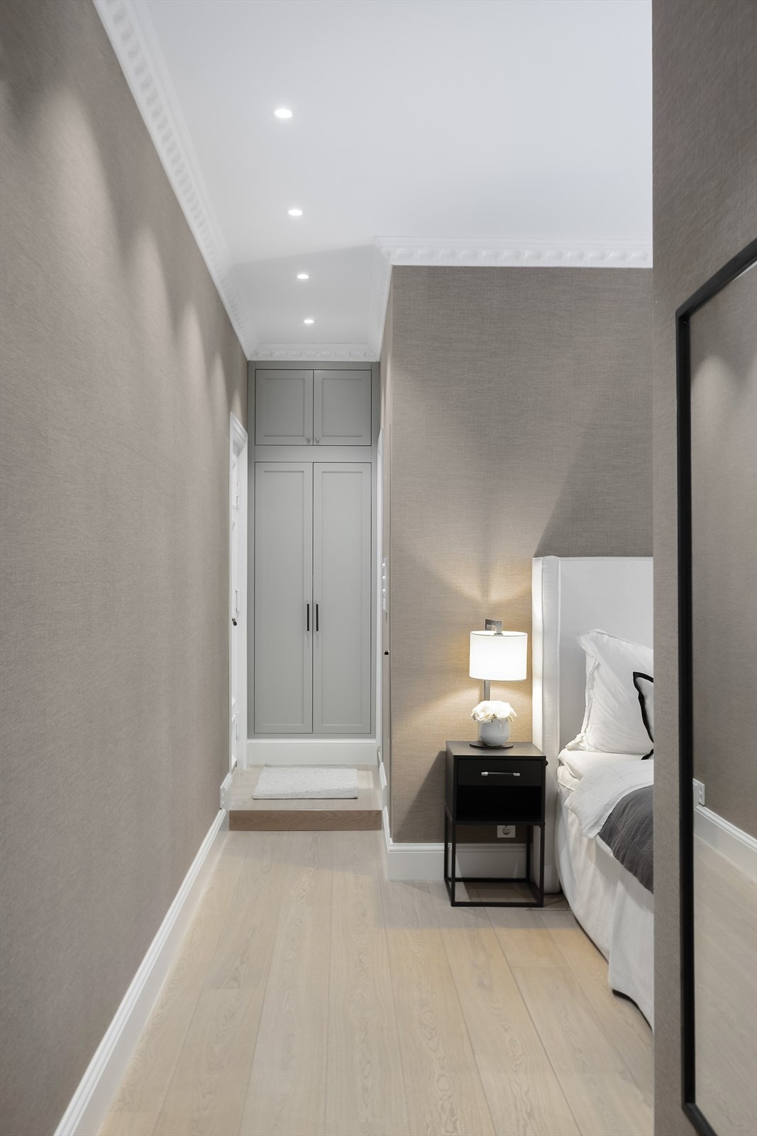 Ny parkett med varmefolie montert på soverom. Galleribilde