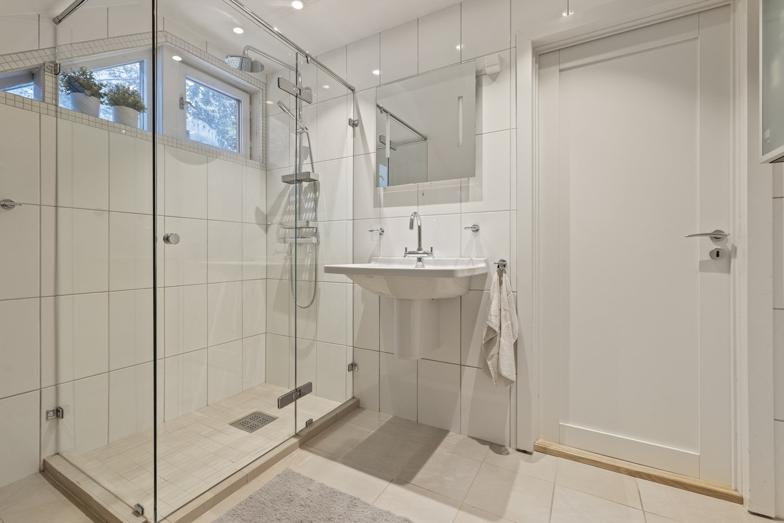 Badet ble oppgradert i 2005 med flis på flis. Galleribilde