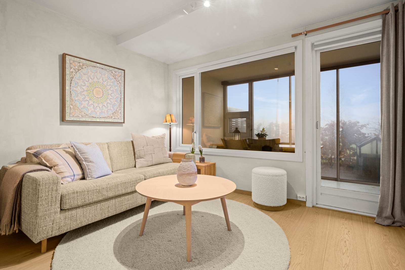 Benjamin Schrøder v/ Privatmegleren ønsker velkommen til Heerveien 11J! Galleribilde