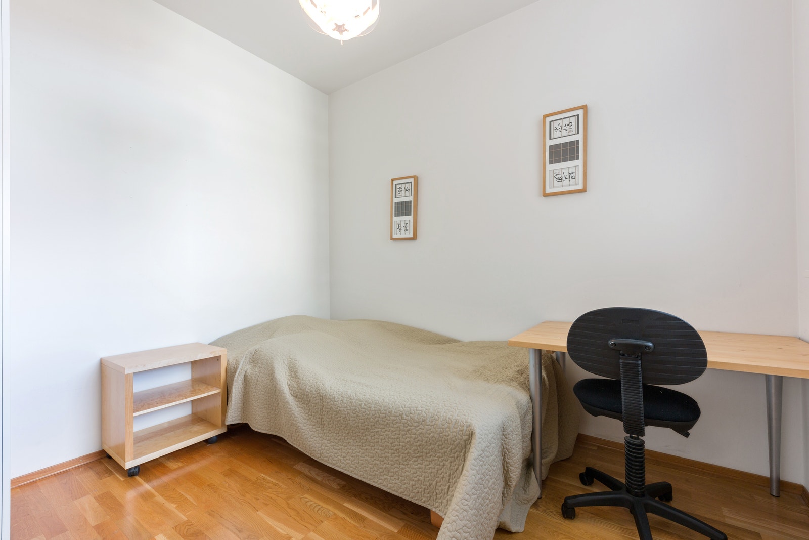 Soverom 2 - God plass til dobbeltseng Galleribilde