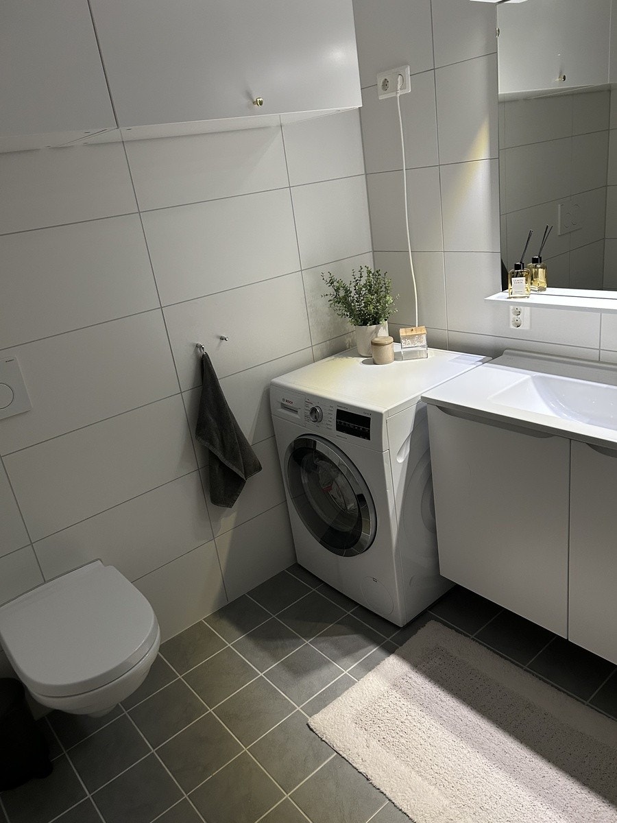 Bad med vaskemaskin inkl. Galleribilde