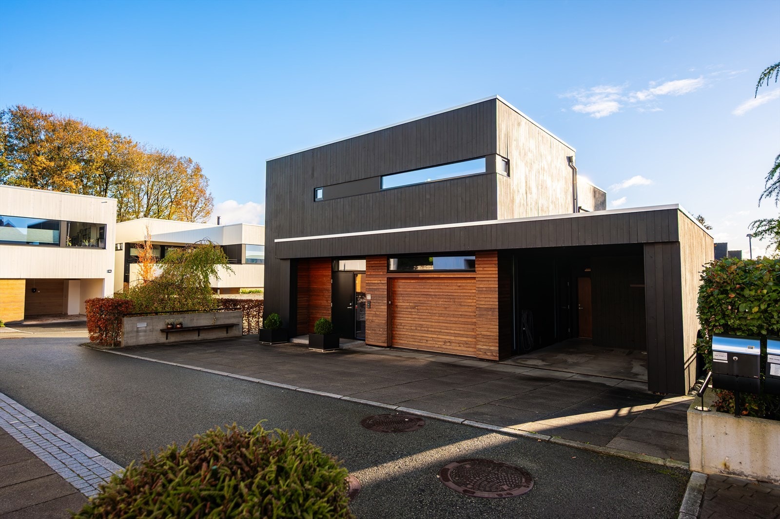 Fantastisk enebolig i funkisstil på Trones, ett av Sandnes mest populære og attraktive områder. Galleribilde