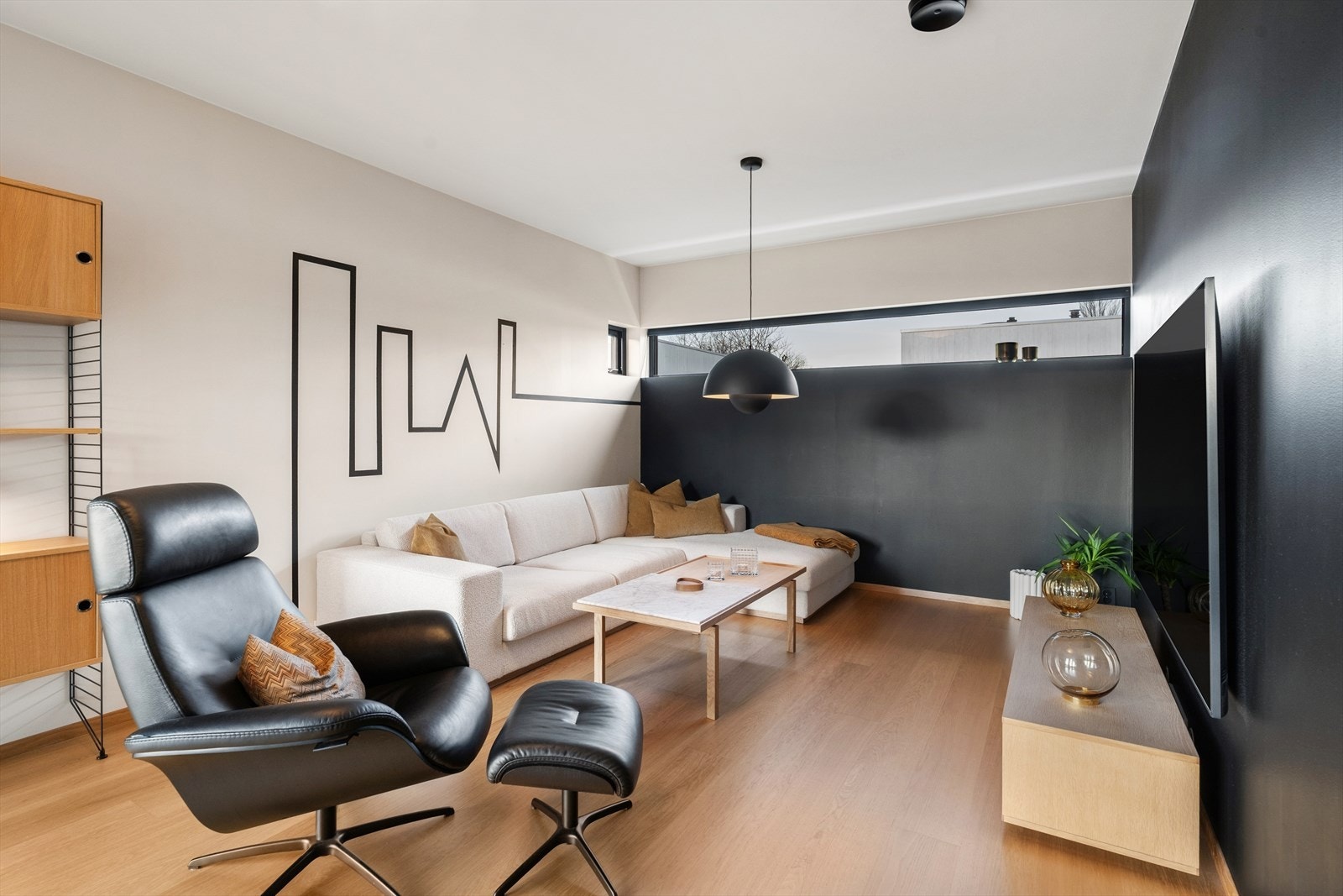 Stue i underetasje. (Ikke godkjent for varig opphold) Galleribilde