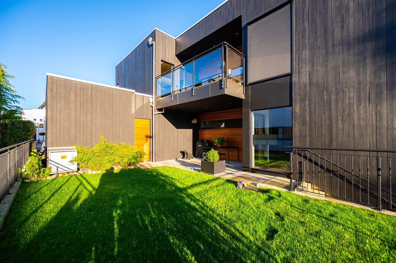 Terrassen har støpt betongplate som gir et solid underlag. Galleribilde