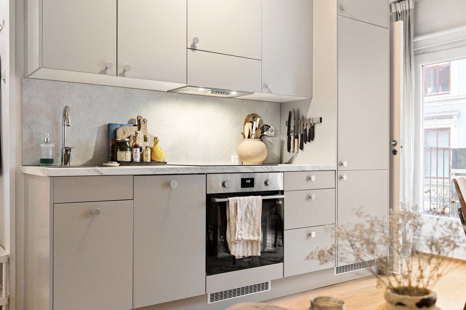 Velkommen til en lekker og moderne leilighet i den mest ettertraktede delen av Sofies gate.
Foto: Aakermann Photography (André Aakermann) Galleribilde