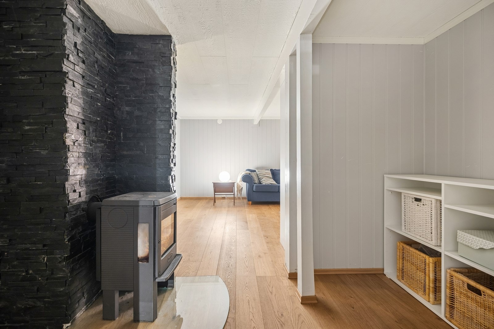 Det er lavere takhøyde i kjeller enn normalt. Galleribilde