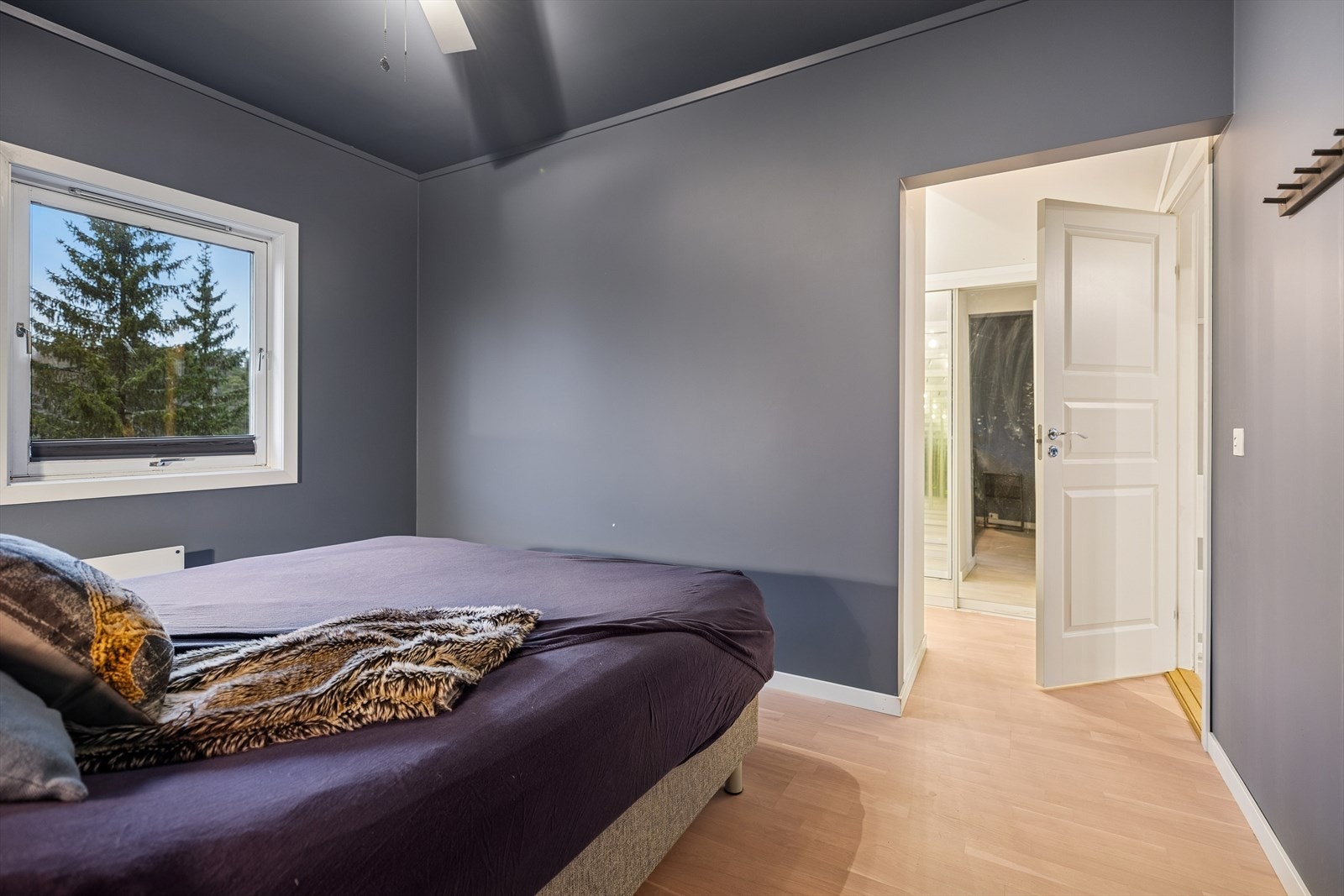 Soverom 1 mot omkledningsrommet. Galleribilde