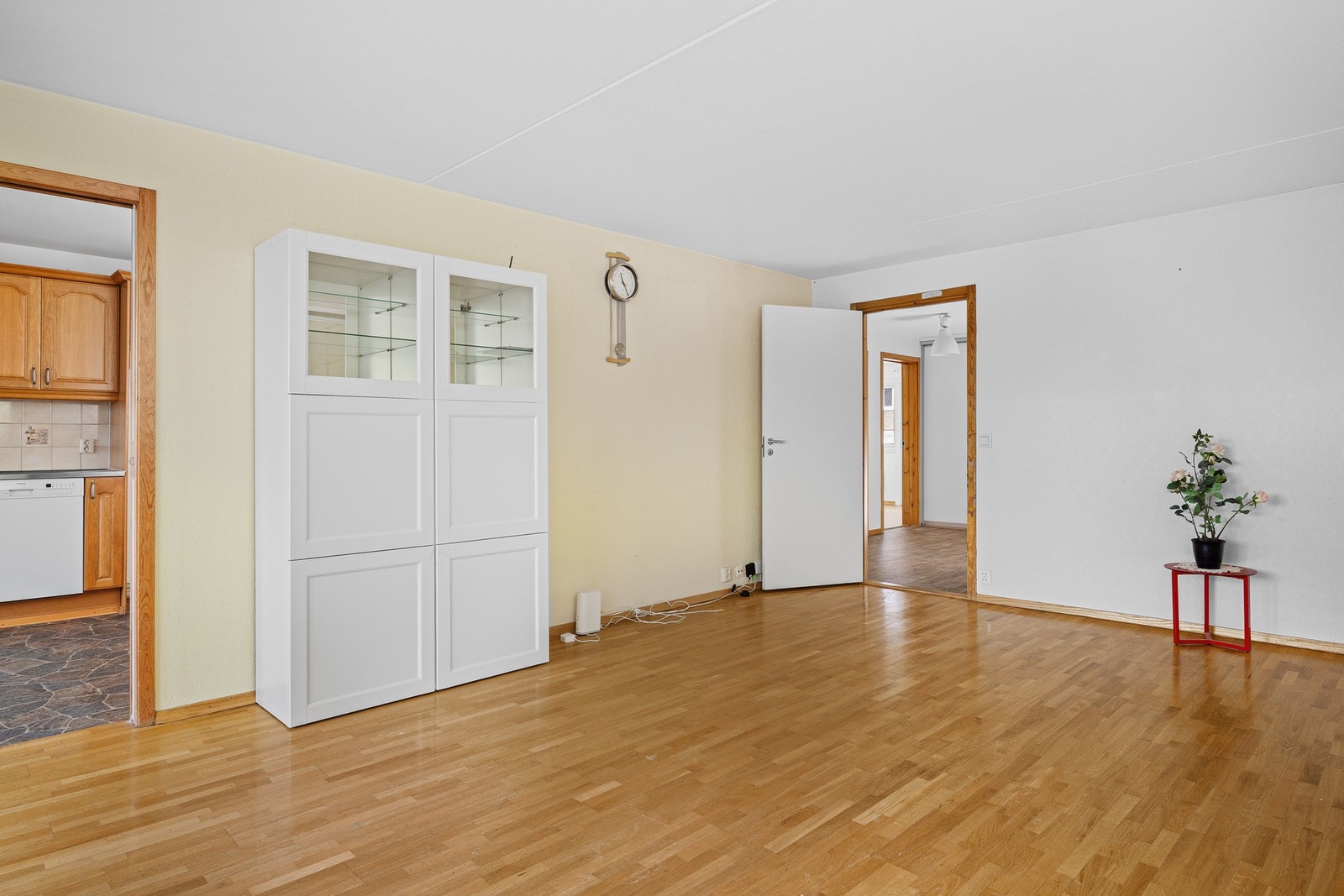 Dette er en leilighet med moderniseringsbehov. Galleribilde