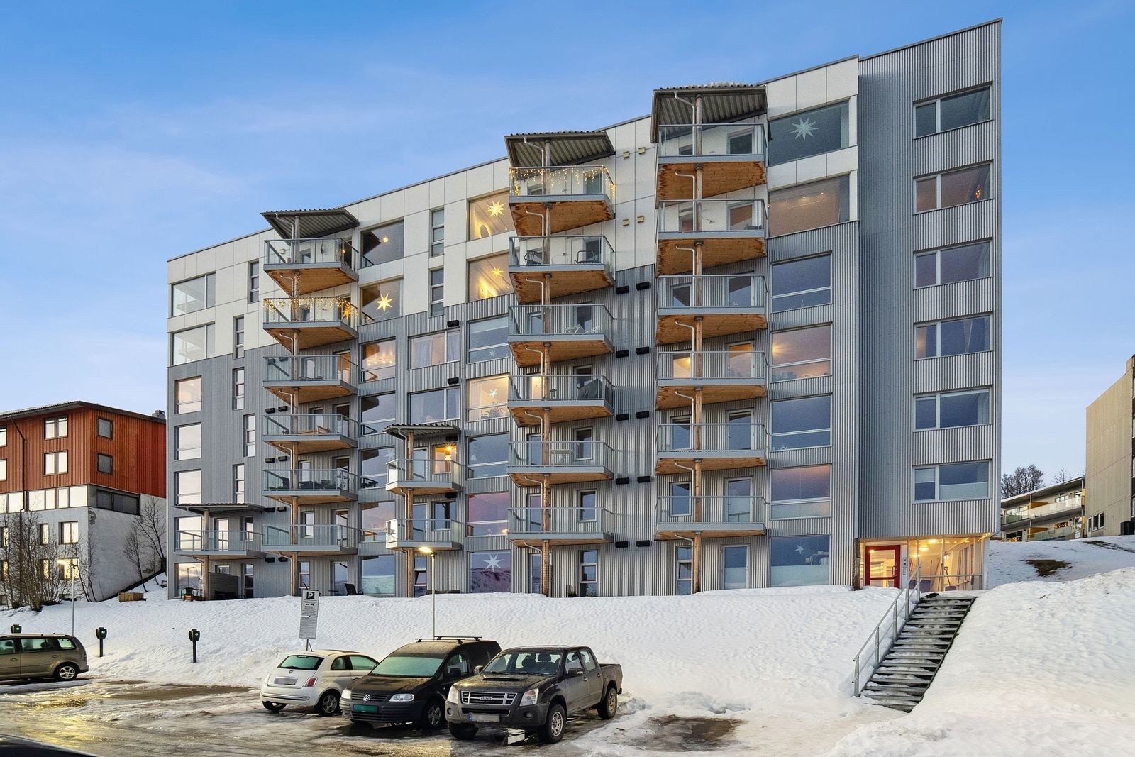 Fasade. Leiligheten befinner seg i 5. etasje. Galleribilde