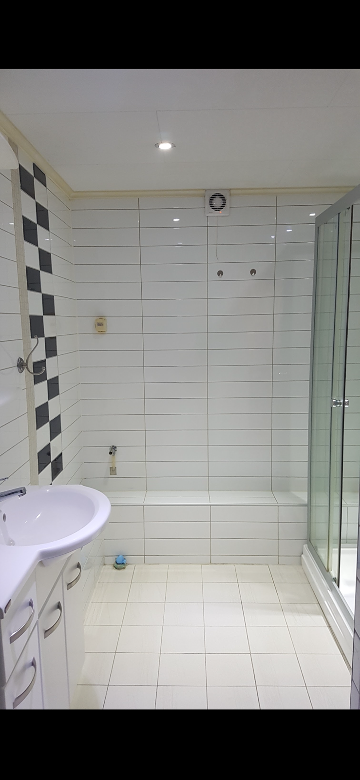 Baderom i underetasjen Galleribilde