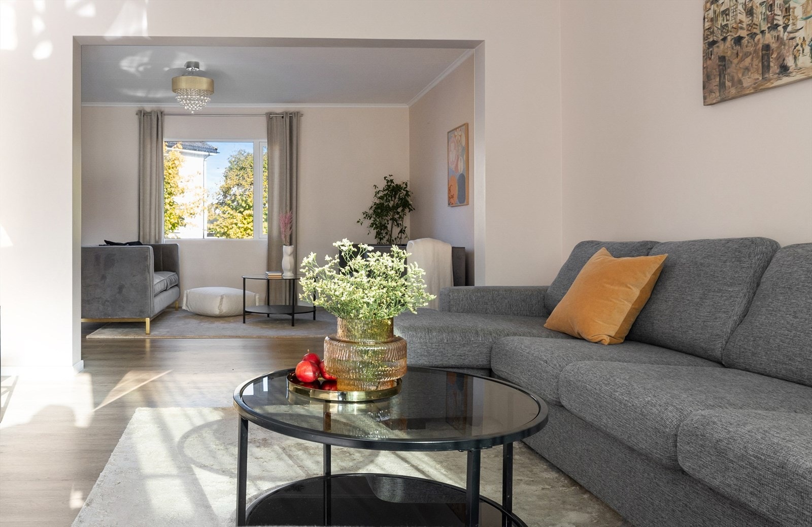 Boligen har de siste årene blitt totalrenovert, med gode materialer og arbeid utført av fagfolk. Galleribilde