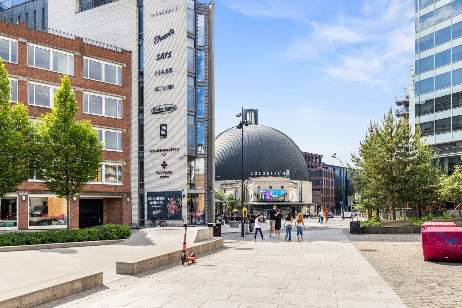 Her har du umiddelbar nærhet til alle Majorstuens fasiliteter. Colosseum Kino og Jacobs er rett over gaten. Galleribilde