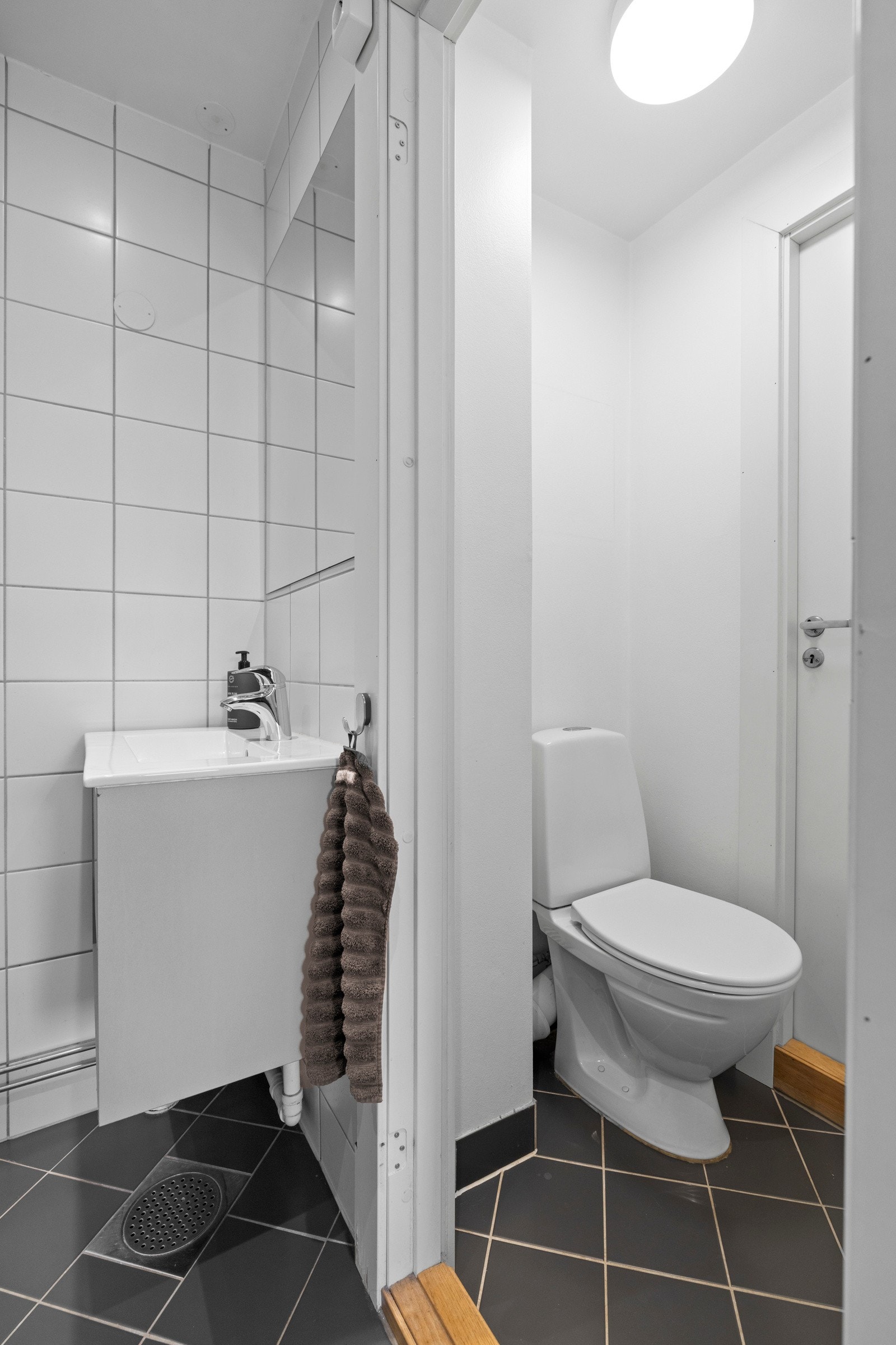 Praktisk med separat toalettrom. Galleribilde