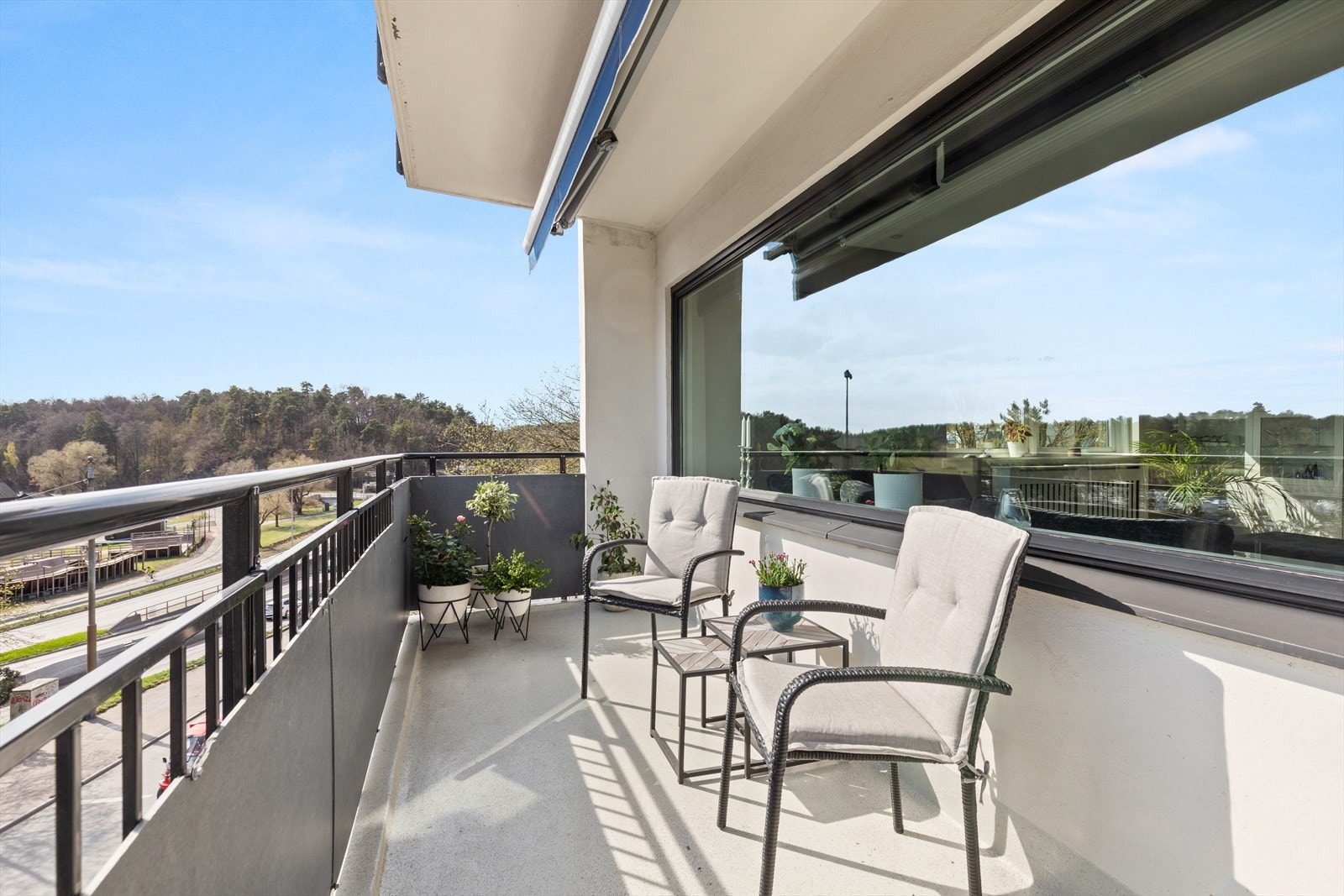 Her er det god plass til diverse utemøblement Galleribilde