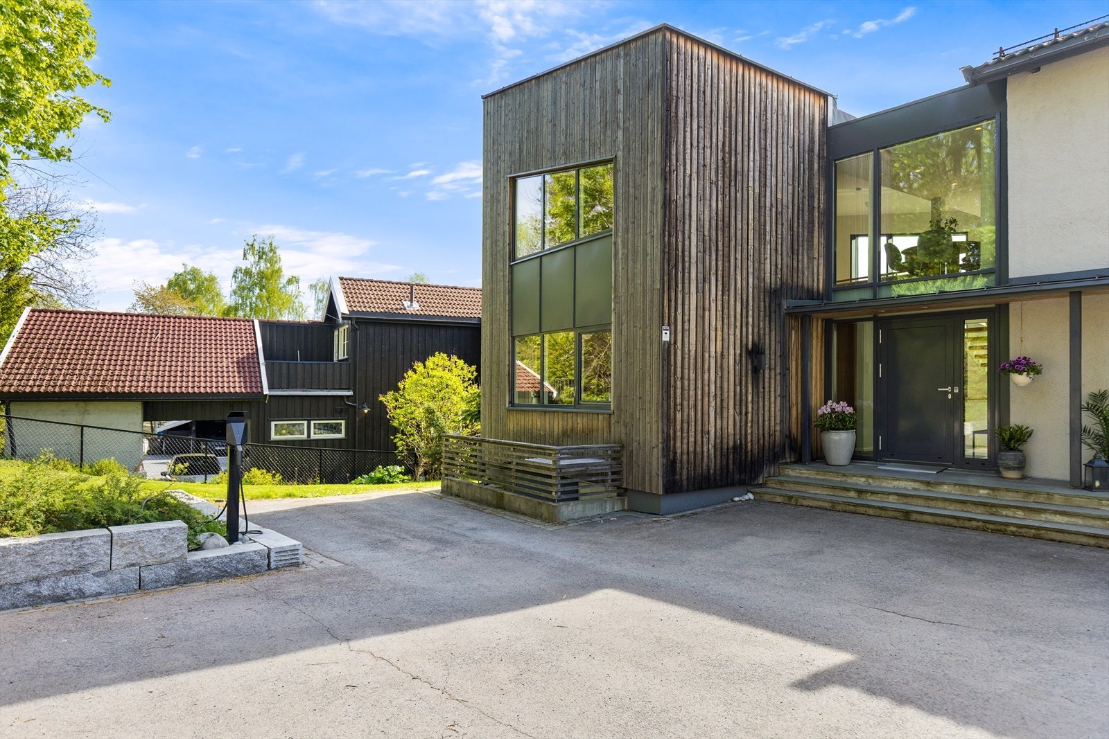 Flott inngangsparti til det som kan bli ditt nye hjem! Galleribilde