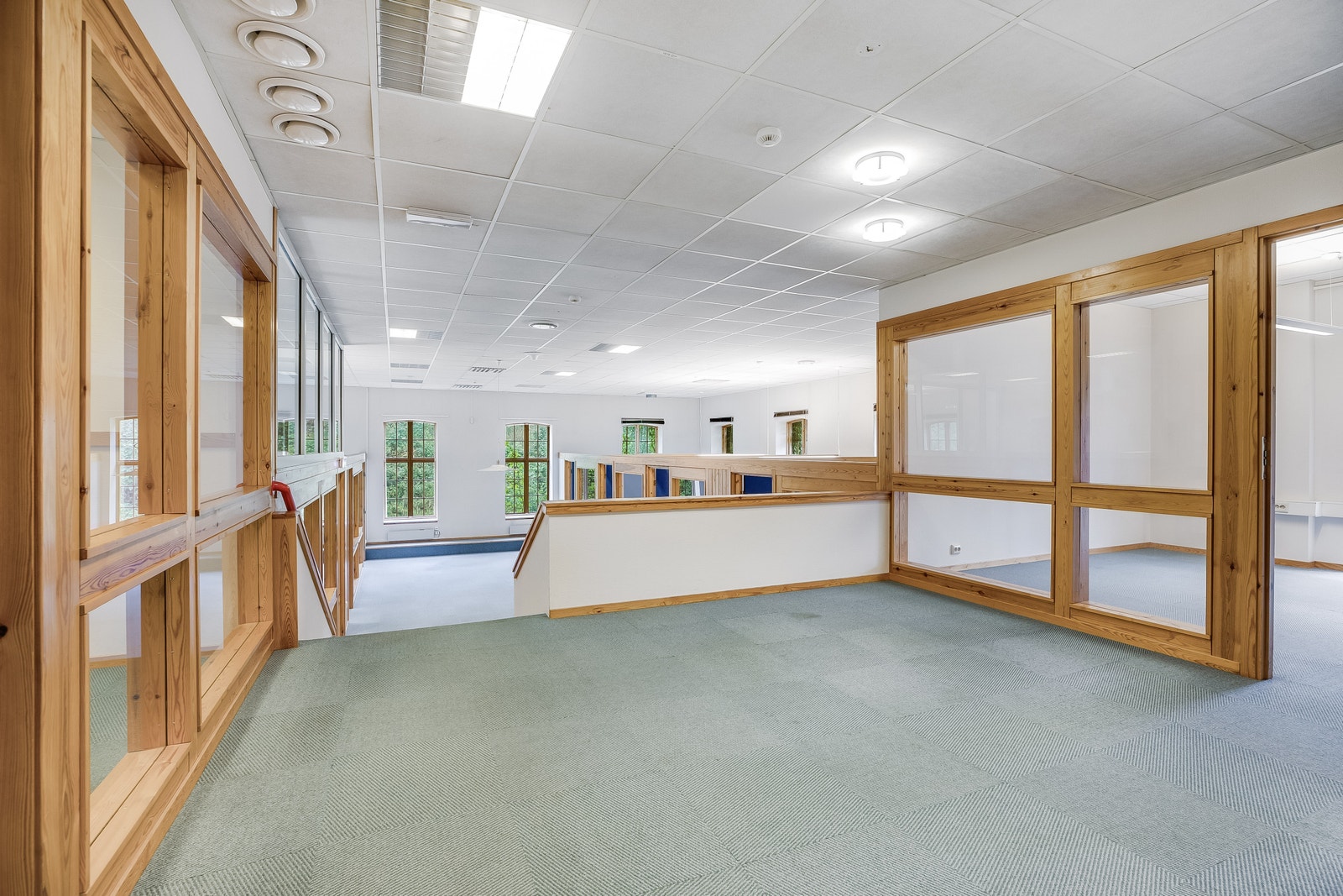 O.H. Holtas gate 29 Galleribilde