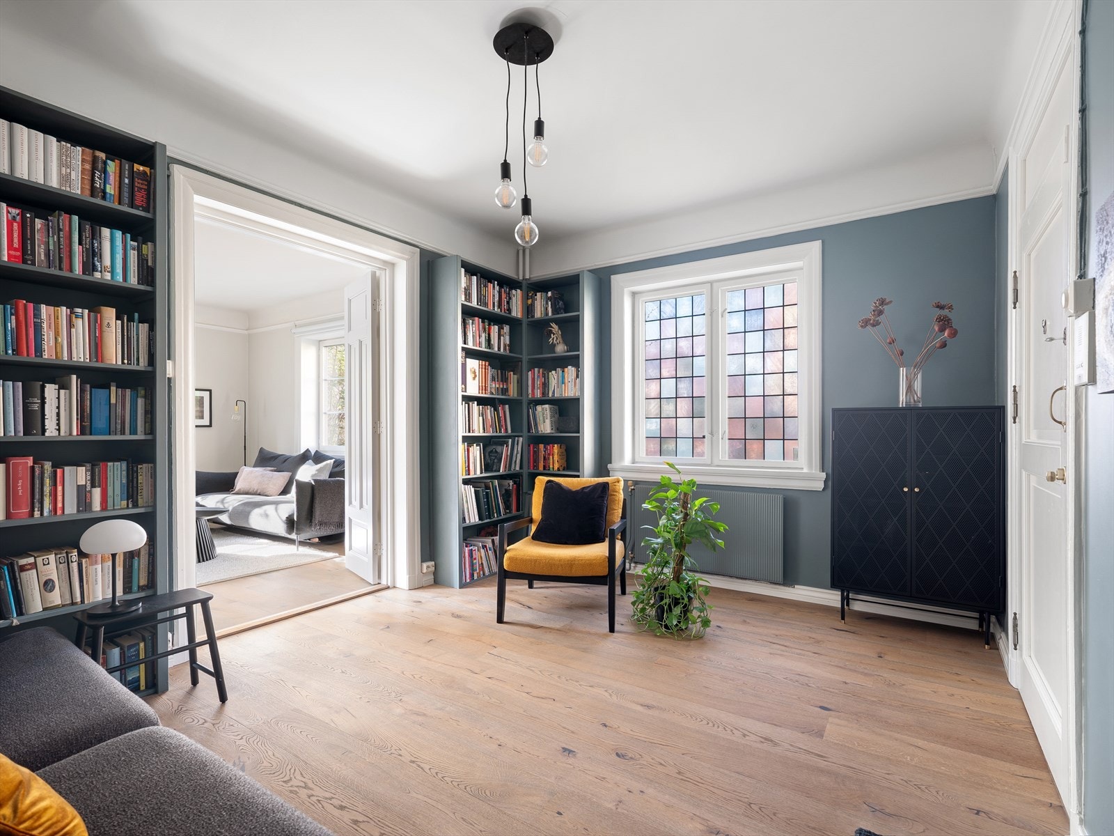 Leiligheten har et internt bruksareal på hele 91 kvm. Det medfølger kjellerbod på ca. 17 kvm og en loftsbod med gulvareal på ca. 14 kvm Galleribilde