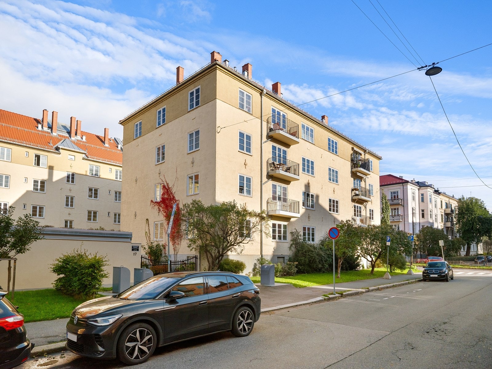 Leiligheten har en meget attraktiv beliggenhet mellom Kirkeveien og Harald Hårfagres gate. En rolig og hyggelig enveiskjørt sidegate Galleribilde