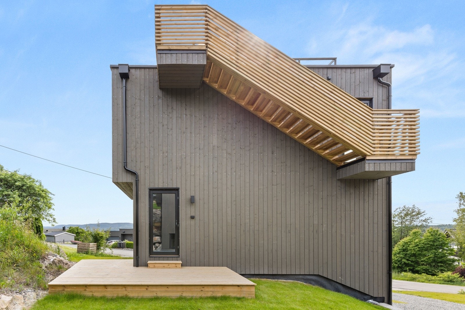 Dette er stedet for deg som ønsker en harmonisk og praktisk hverdag - i et hjem du kan flytte rett inn i uten å måtte tenke på oppussing eller vedlikehold Galleribilde