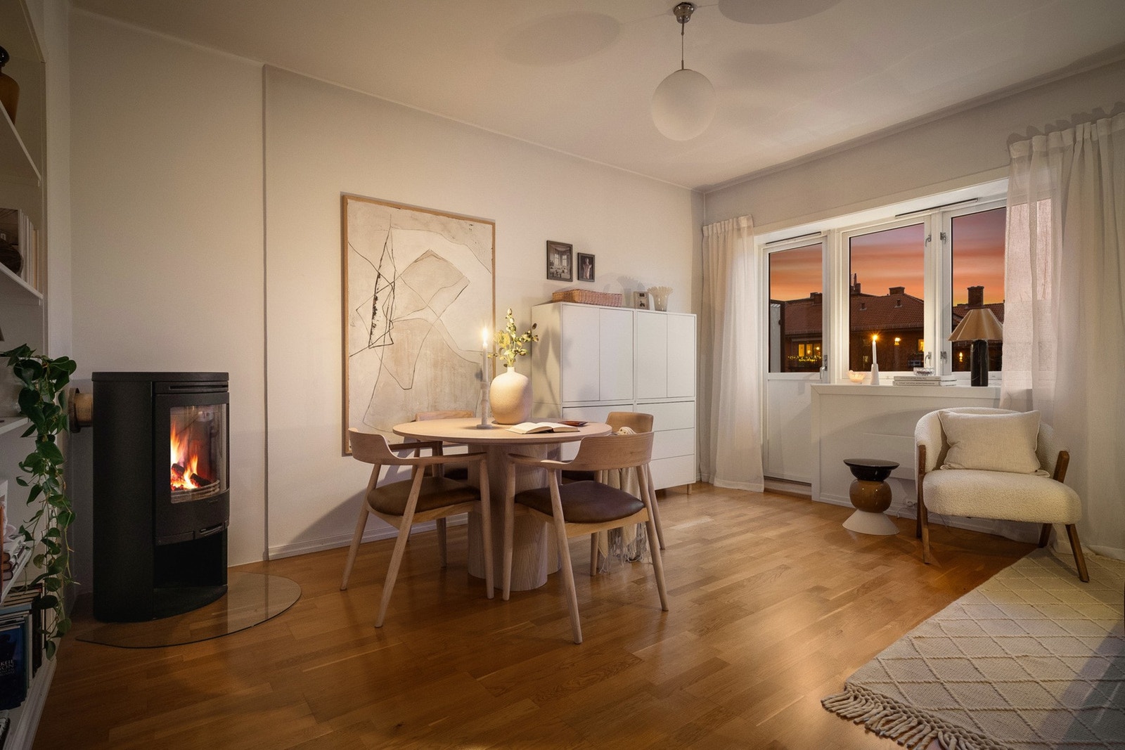 Angelica Reiten v/ EIE eiendomsmegling har gleden av å ønske velkommen til Dælenenggata 23B! Foto: Guttorm Stilén Johansen Galleribilde