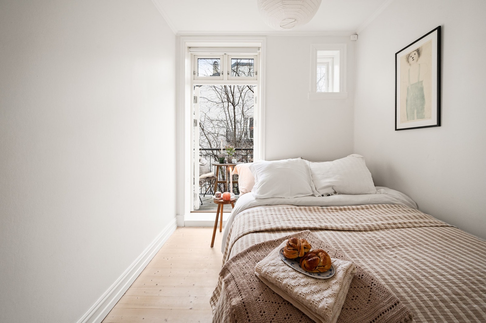 Soverommet er av god størrelse og kan enkelt innredes med både dobbeltseng og tilhørende nattbord. Galleribilde