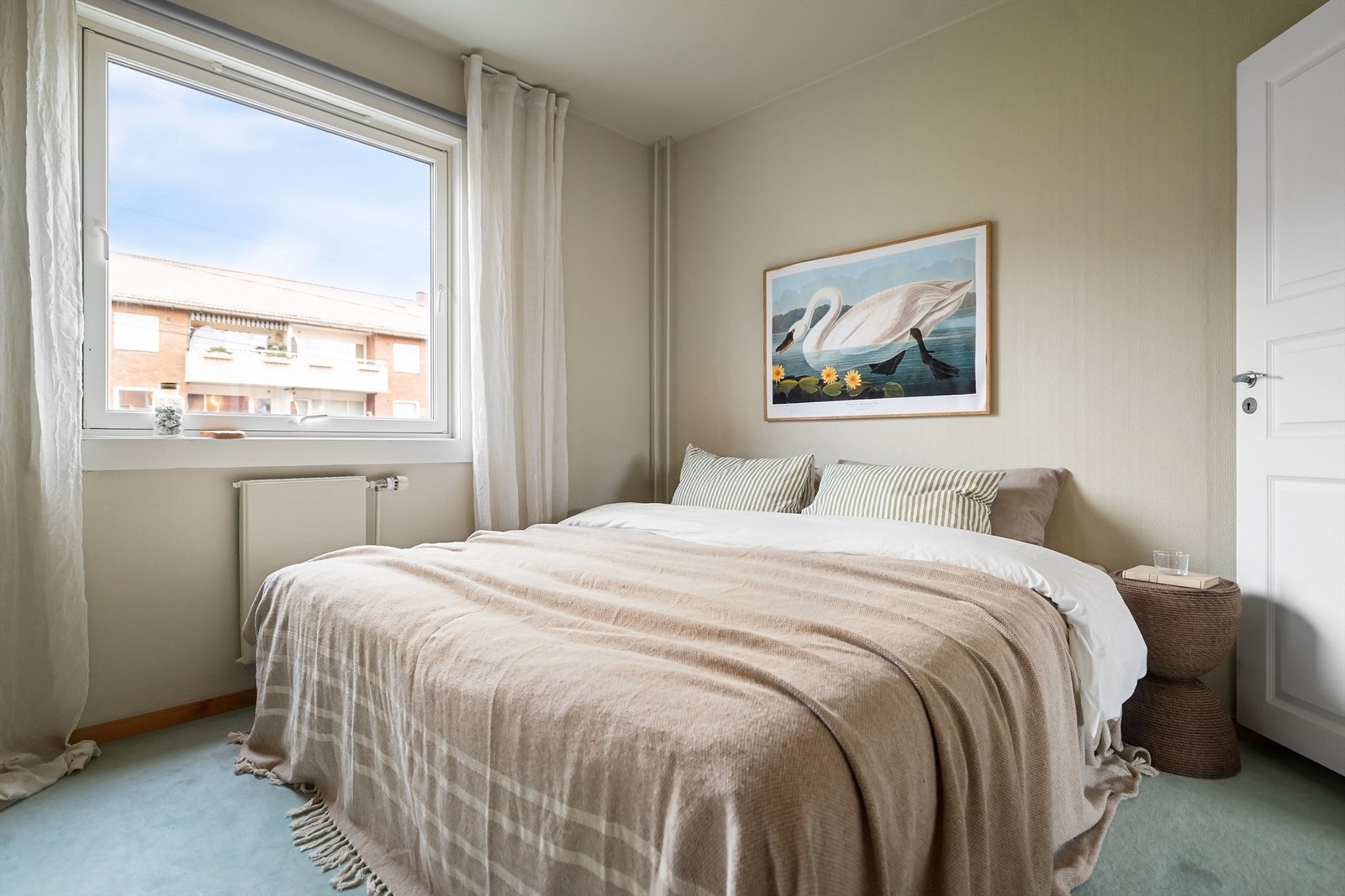 Boligens andre soverom er også av god størrelse og passer like godt som både gjesterom, barnerom og kontor! Galleribilde