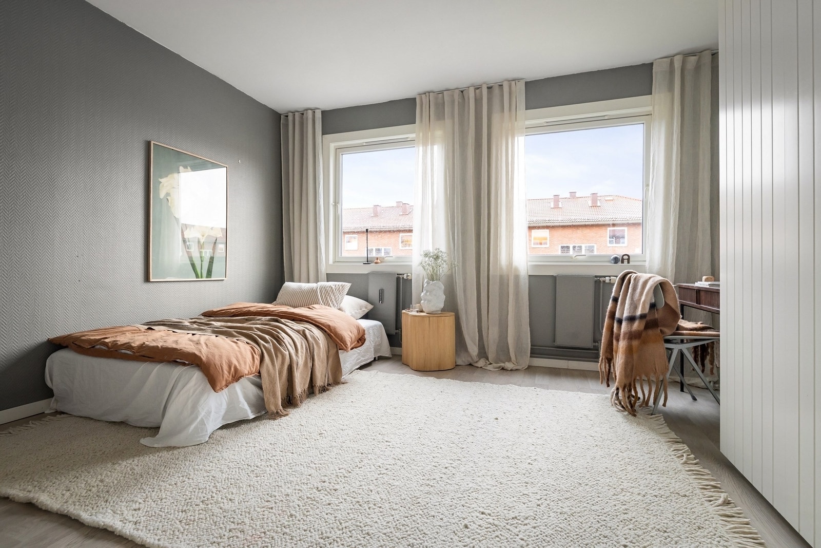 Dette er en lys og sjarmerende 3(4)-roms leilighet med god planløsning, romslige oppholdsrom og flott balkong med gode solforhold Galleribilde