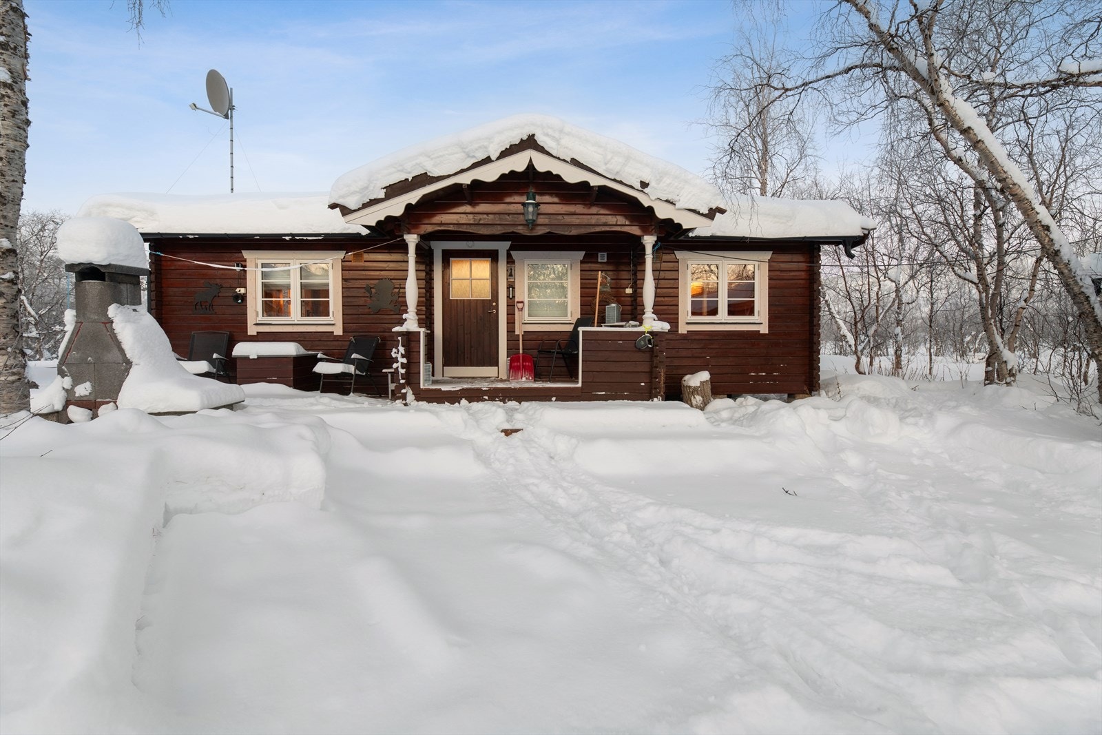 Hytta "Bjørktunet" har enkel adkomst og fine uteområder. Galleribilde